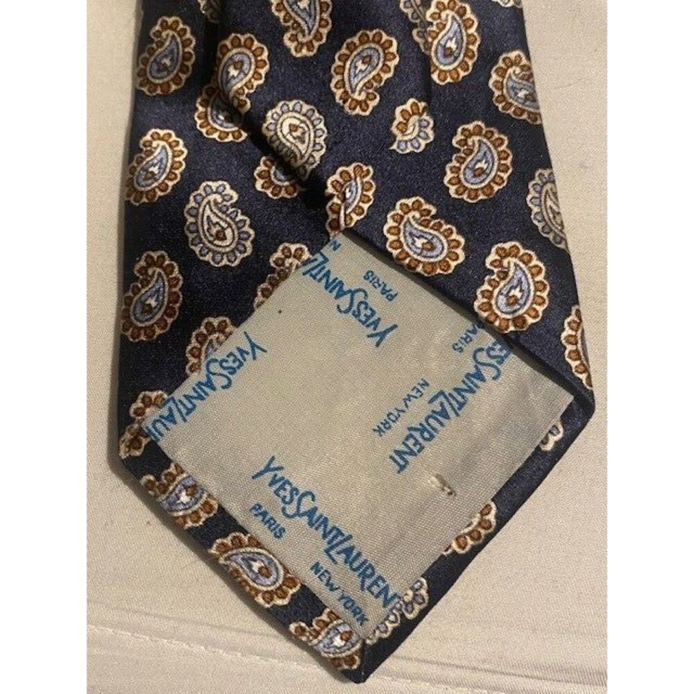70'S VINTAGE YVES SAINT LAURENT‎ 100% SILK Men's BLUE PAISLEY NeckTie $200 - Picture 11 of 11